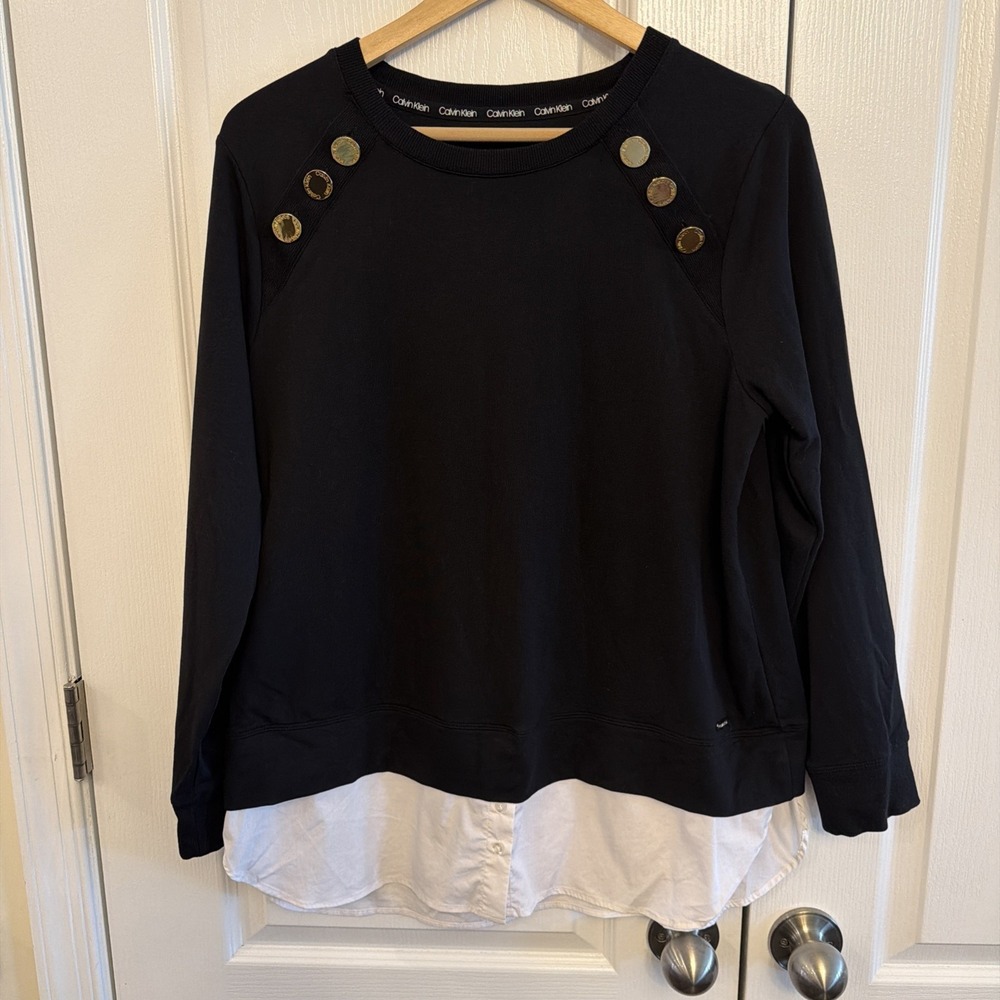 Calvin Klein Women's Black & White pullover sweater/top w/ Gold Buttons Sz L